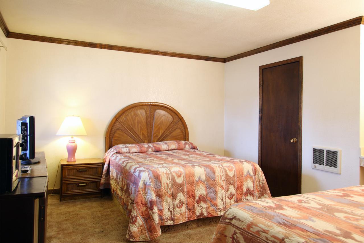 Dove Creek Inn Exterior photo